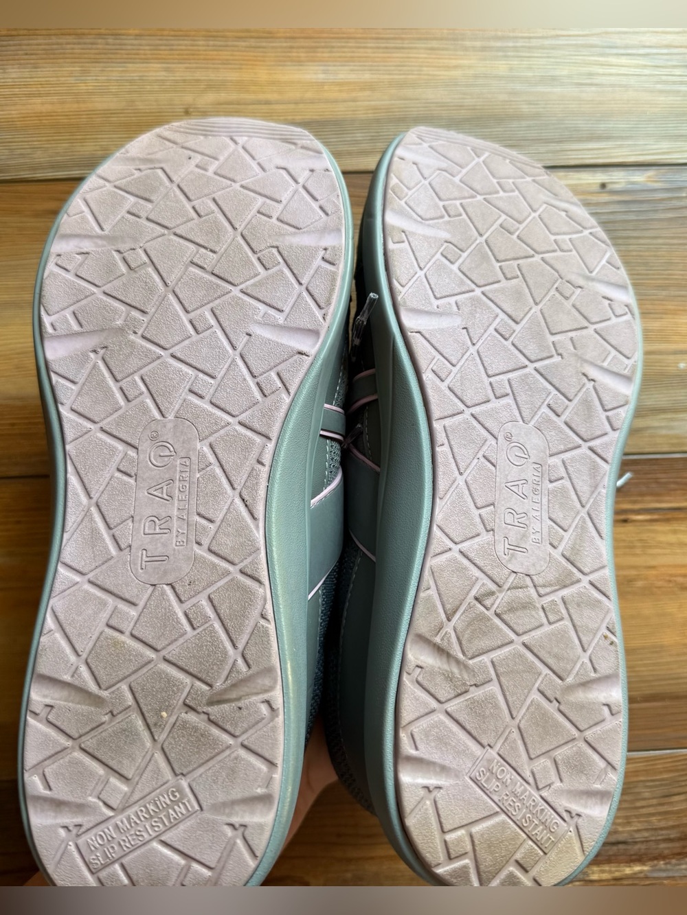 Grey Vionic sneakers - Picture 5 of 5